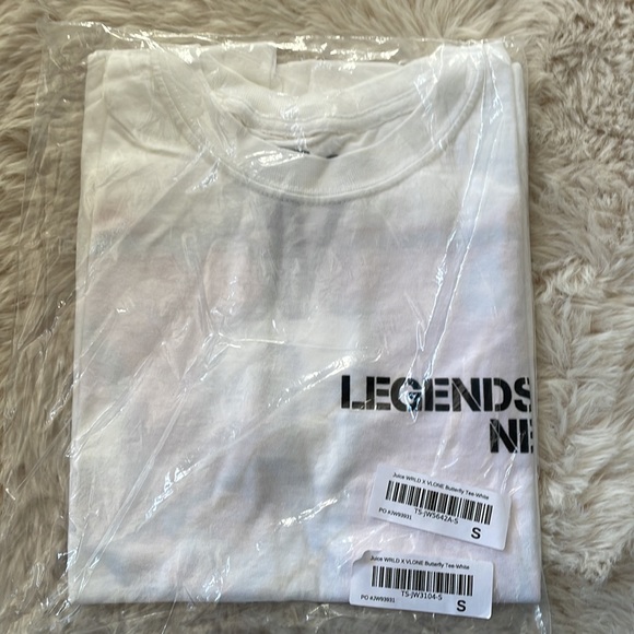 Juice Wrld x Vlone Butterfly T-shirt "Legends Never
Die" - Picture 3 of 5